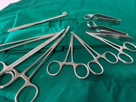 surgical instrument set for cat sterilisations